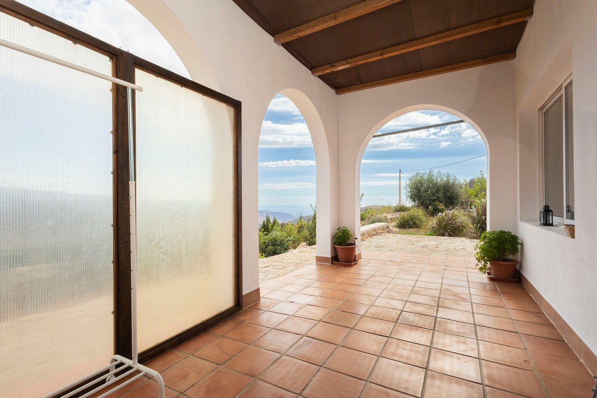 Espectacular casa rural con vistas y gran parcela en Félix