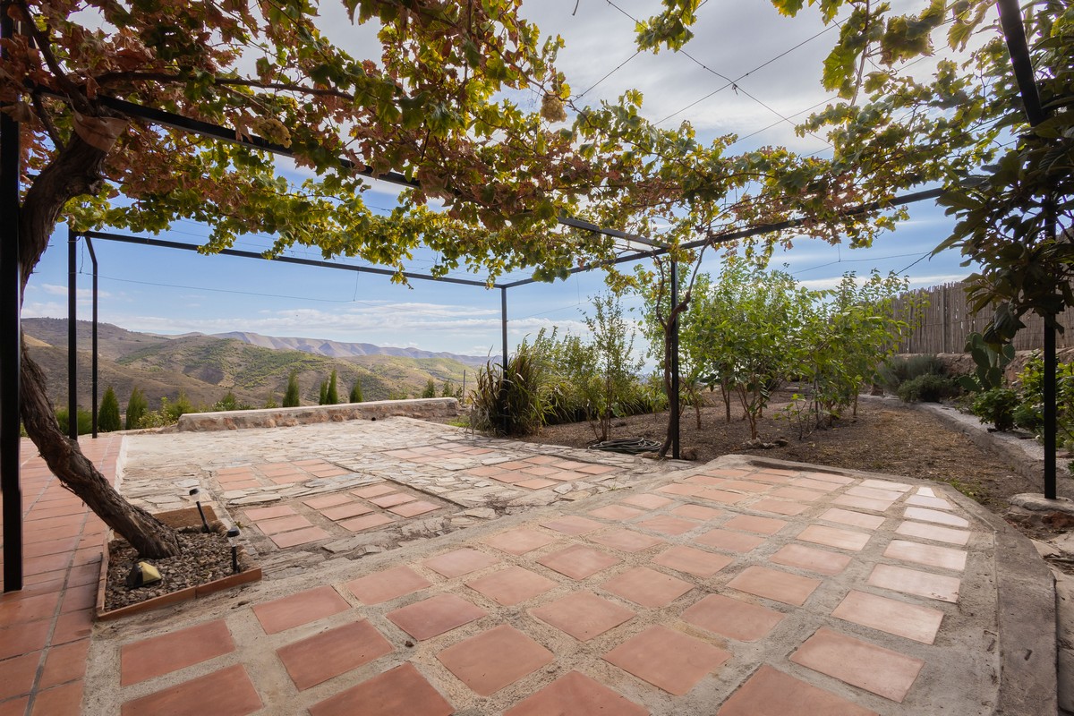 Espectacular casa rural con vistas y gran parcela en Félix