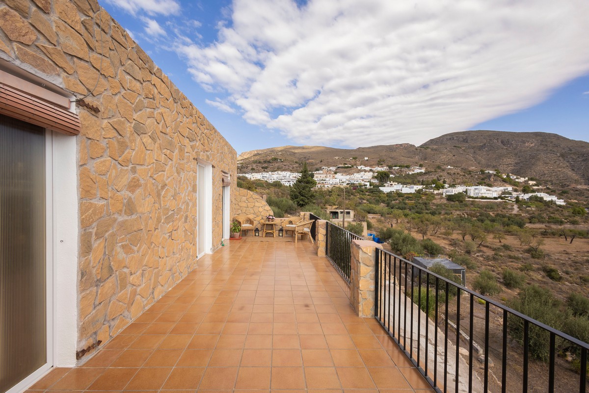 Espectacular casa rural con vistas y gran parcela en Félix