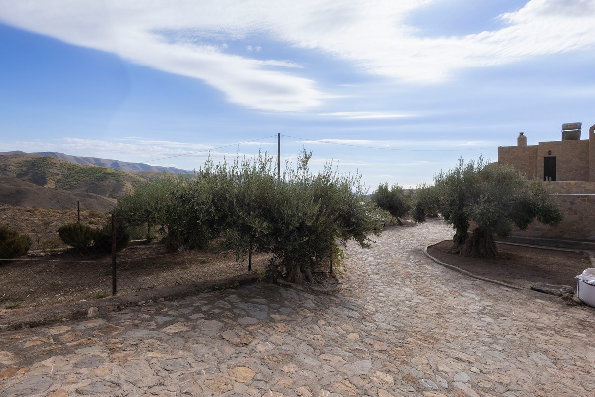 Espectacular casa rural con vistas y gran parcela en Félix