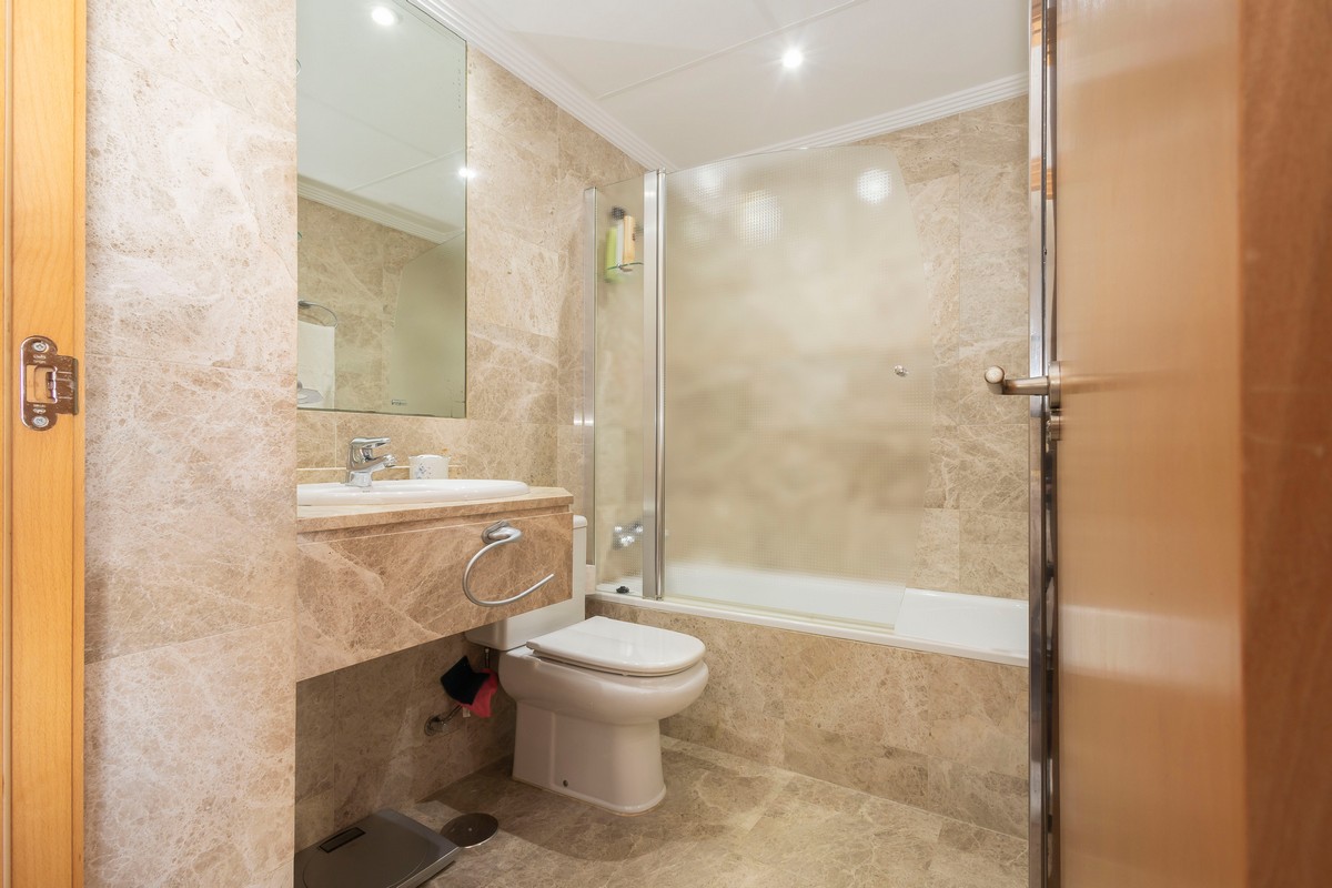 Ático Dúplex en Complejo Marina Serena Golf, primera línea de playa
