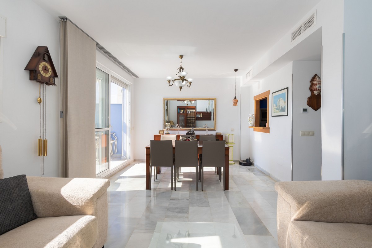 Ático Dúplex en Complejo Marina Serena Golf, primera línea de playa