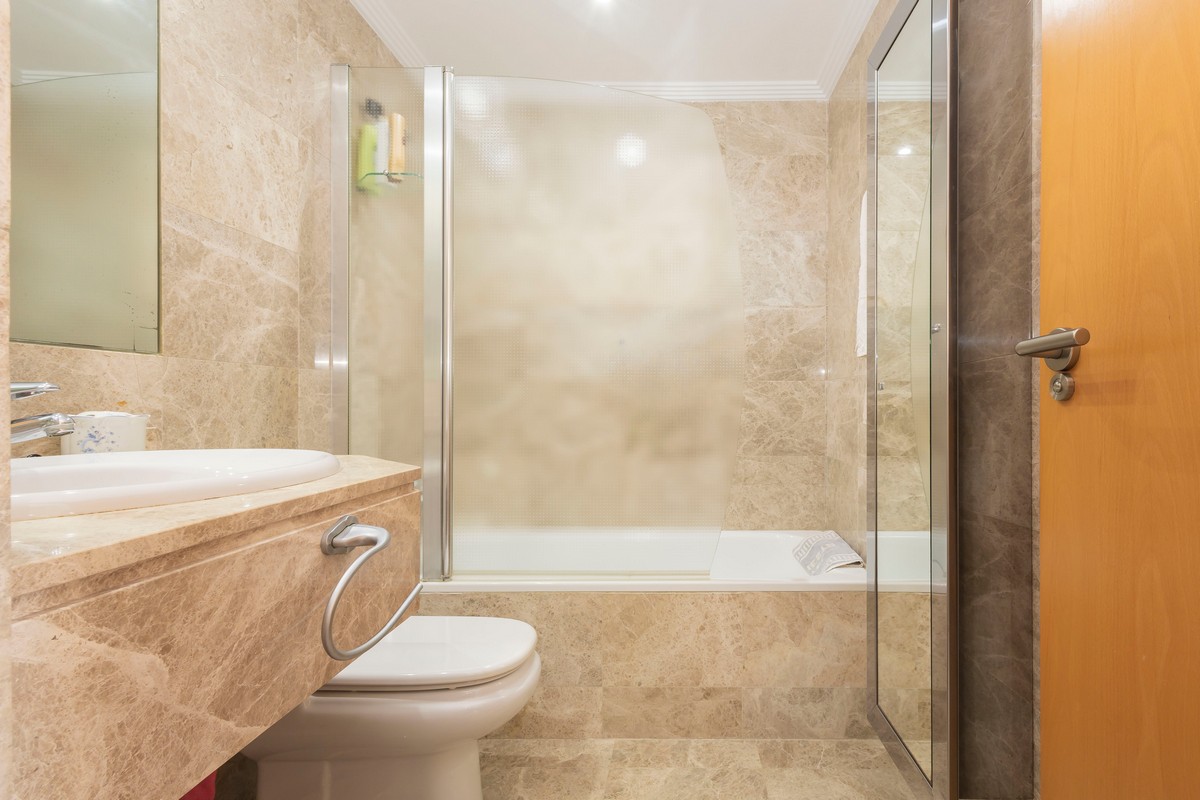 Ático Dúplex en Complejo Marina Serena Golf, primera línea de playa